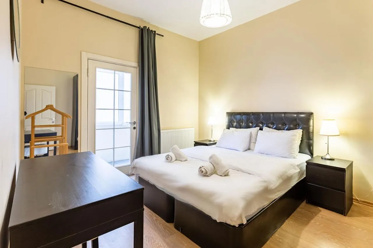 Central Flat 10-Min Walk To Taksim Square In Sisli 이스탄불 아파트
