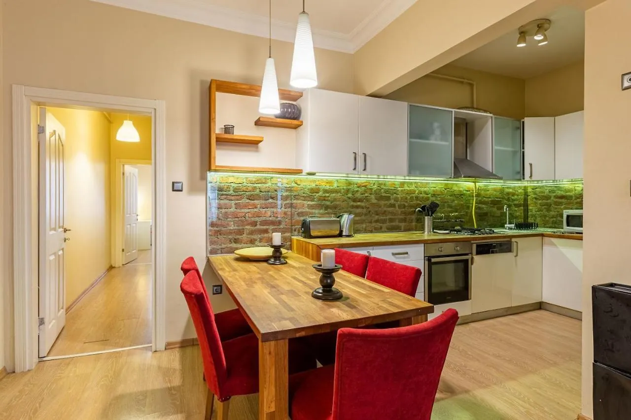 Central Flat 10-Min Walk To Taksim Square In Sisli 伊斯坦布尔